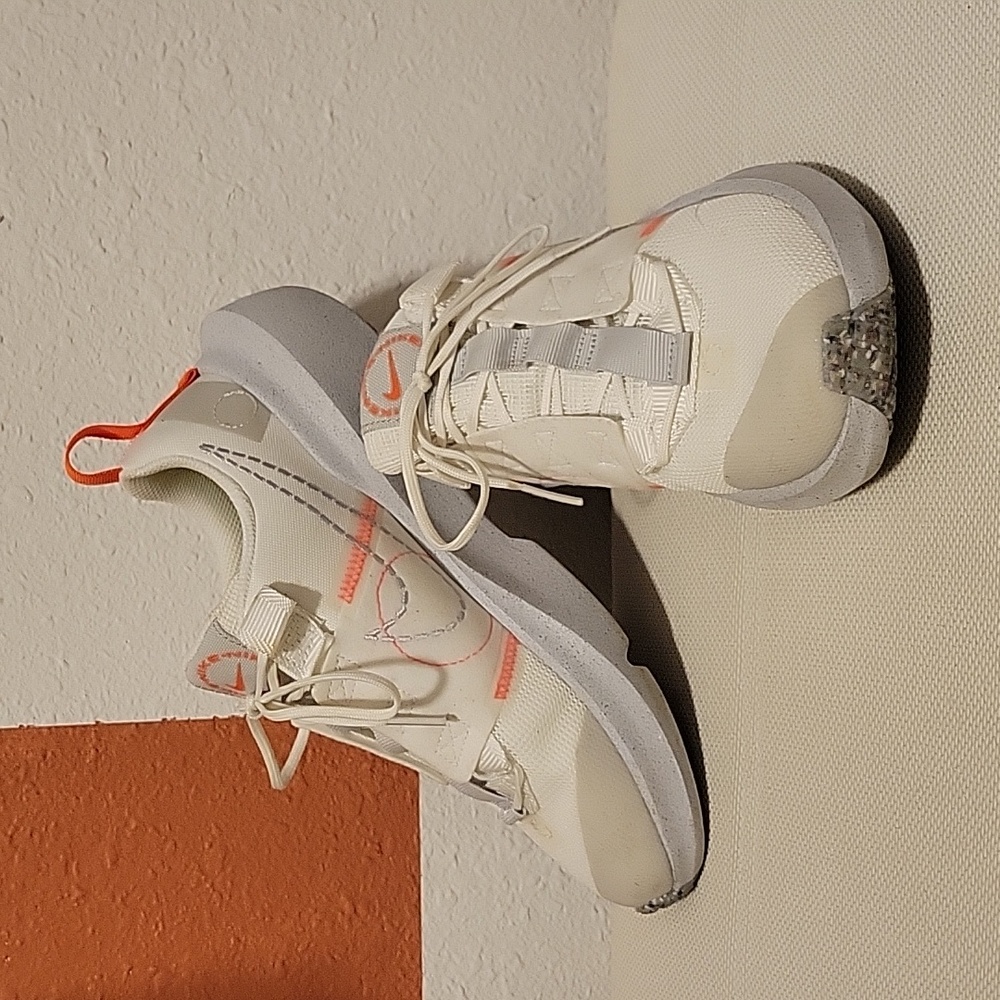 Nike Tennis Shoes